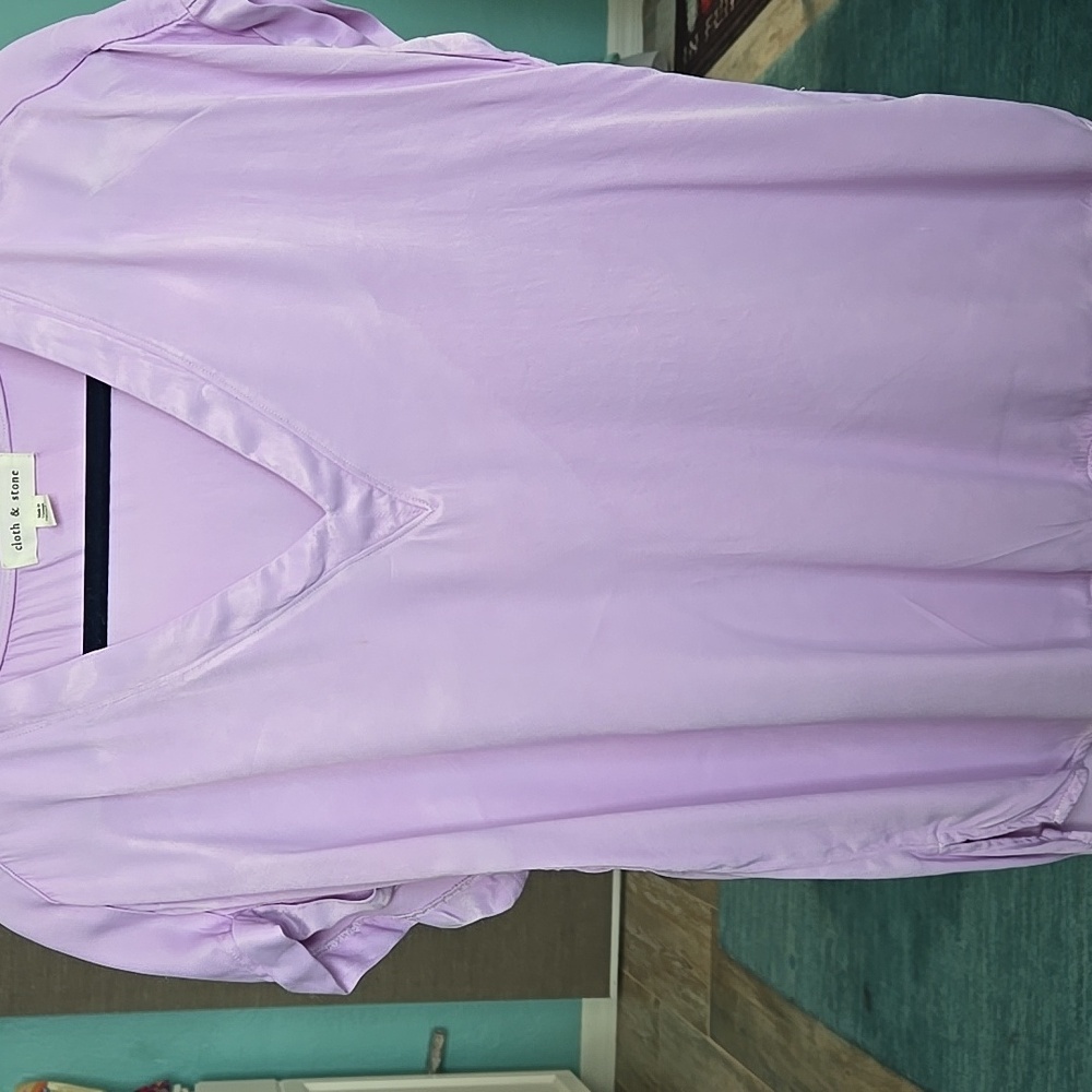Cloth & Stone Lavender V-Neck Blouse